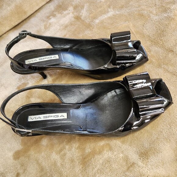 Via Spiga Black Sling Back Patent Leather Stiletto Heel with Bow - Picture 3 of 10